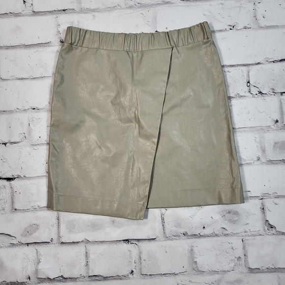 TOPSHOP Gray Faux Leather Wrap Surpliced Skirt Size 2 - Picture 2 of 3